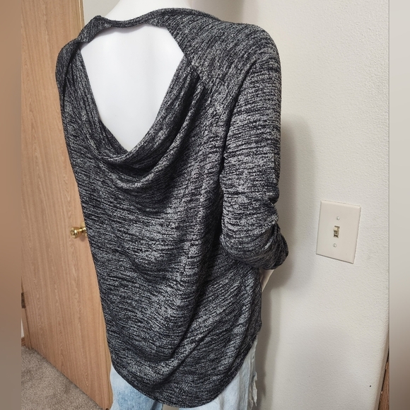 Athleta‎ Open Back Pose Long Sleeve Top Size XS - Picture 9 of 16